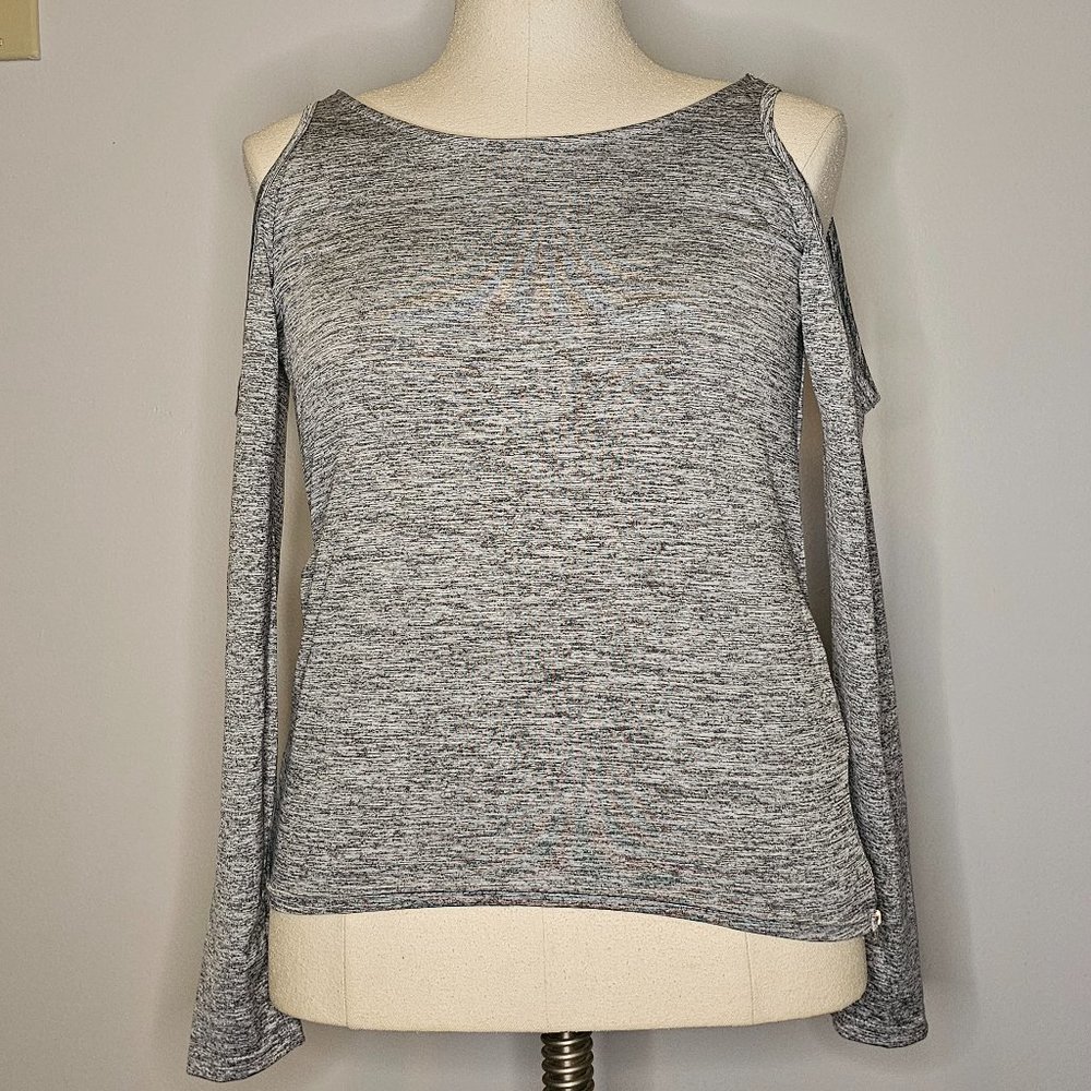 Cold shoulder spandex workout top with side zippers